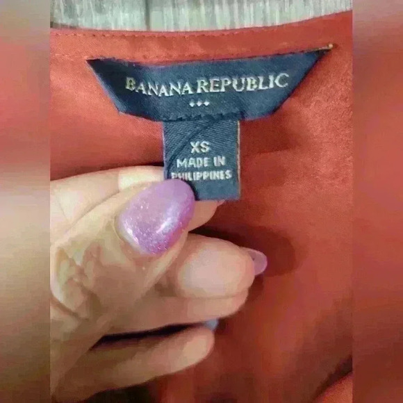 Banana Republic burnt orange tank top blouse with tie in front. Size XS - Picture 2 of 4